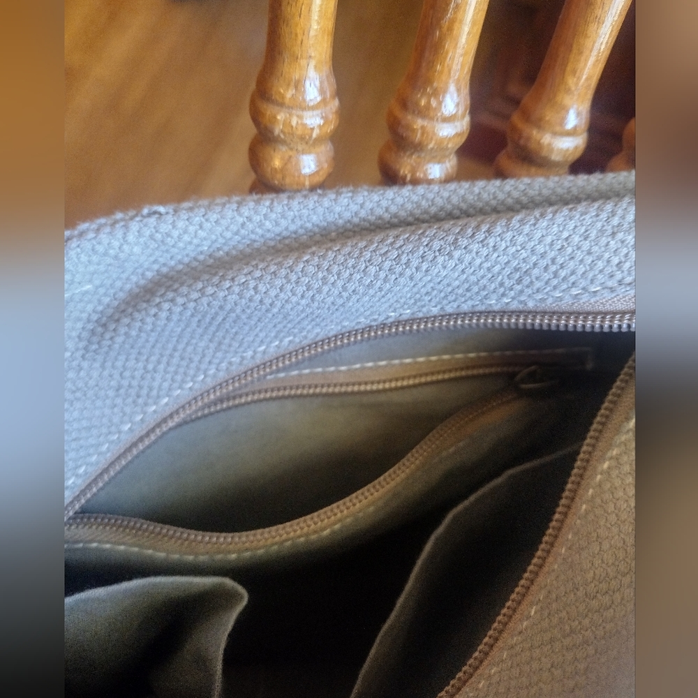 Myra Bag green crossbody purse - Picture 5 of 11